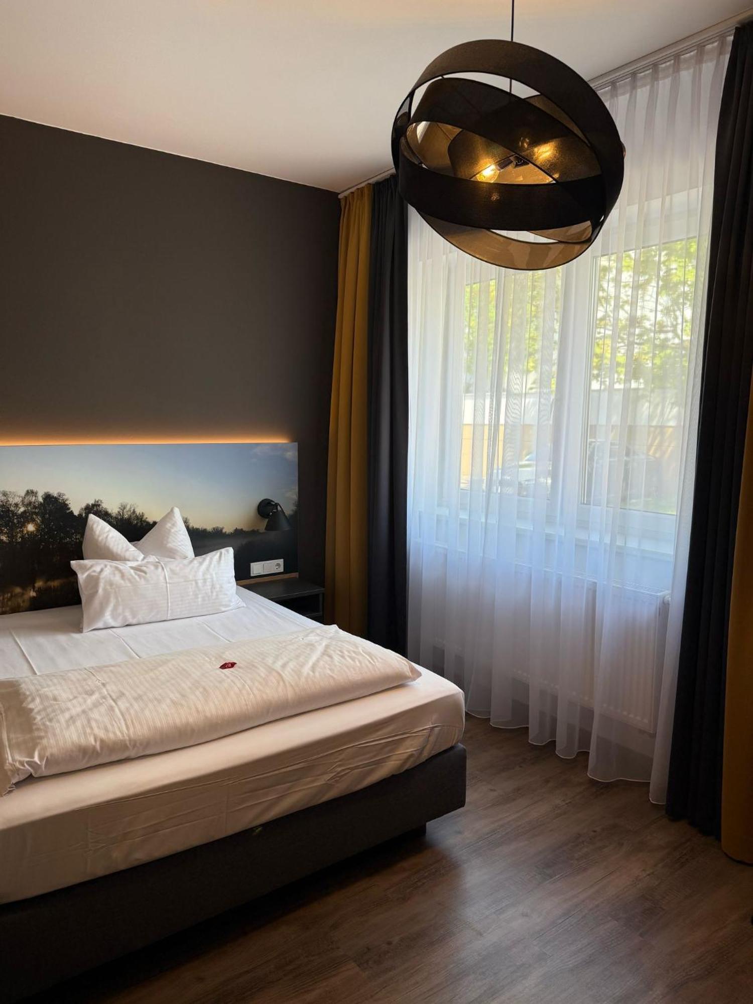 Hotel Kitz Ehemals Schlemmerhuette Langweid Ngoại thất bức ảnh